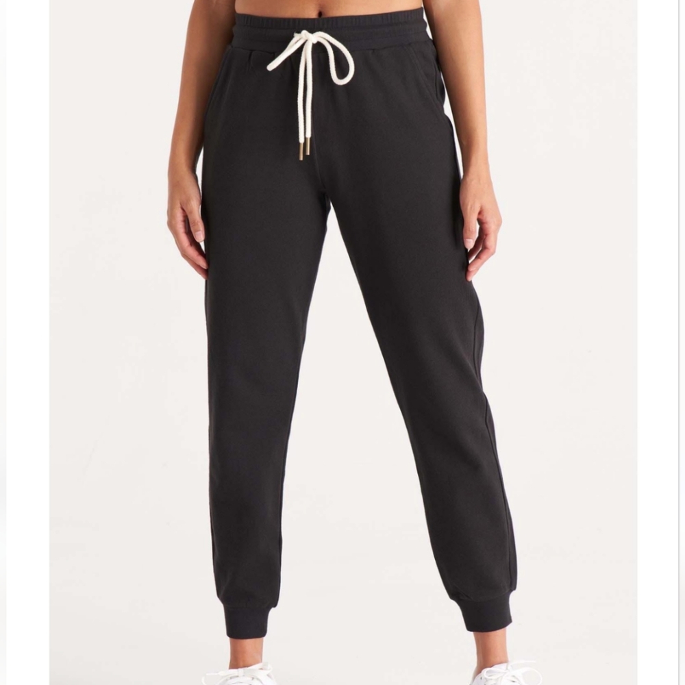The Standard Stitch Everyday Jogger 1x black